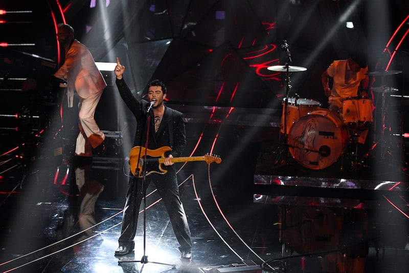 Sanremo 2024: ecco il look della prima serata del Festival dei The Kolors 3