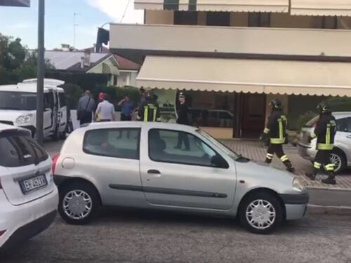 Vicenza, accoltella ex e nuovo compagno, poi tenta il suicidio