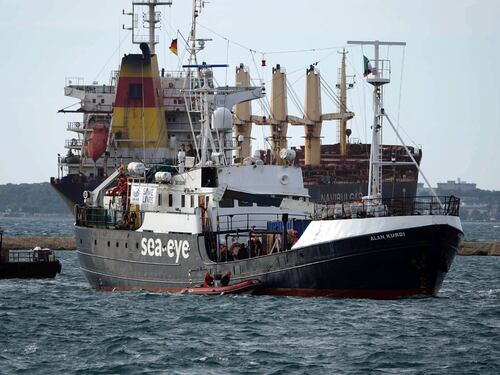 Le Ong vogliono il comando delle operazioni in mare