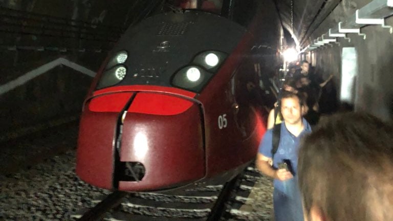 Quattro ore fermi in galleria: l'odissea dei passeggeri sul treno Italo