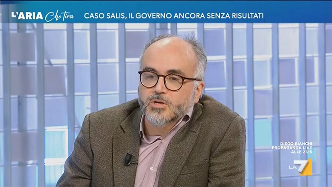 "Ci sono due idee...". Avs candida Christian Raimo in Europa con Salis