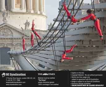 La danza sui monumenti per le Olimpiadi 17