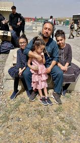 Le voci dalla drammatica evacuazione da Kabul trasformata in caos 5