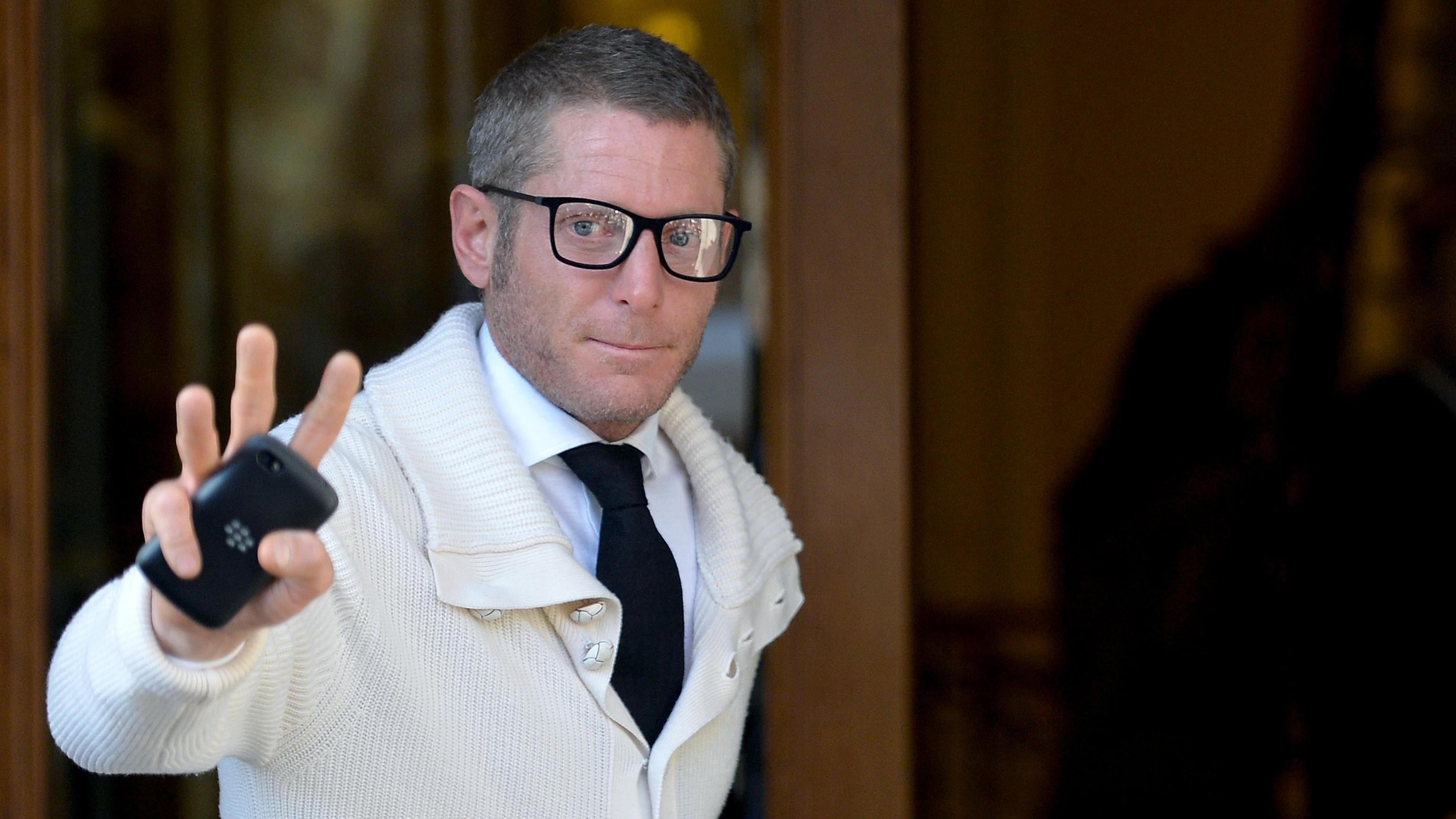 "Coca e autoerotismo". Lapo Elkann ricattato: "Soldi o vendo il video"