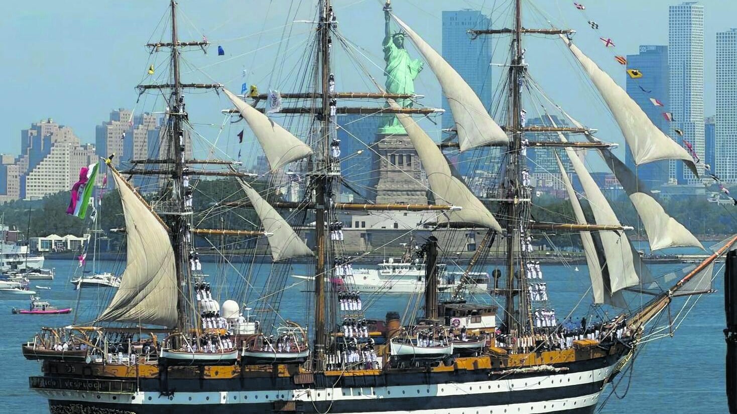 Alla parata la Amerigo Vespucci: un'eccellenza italiana