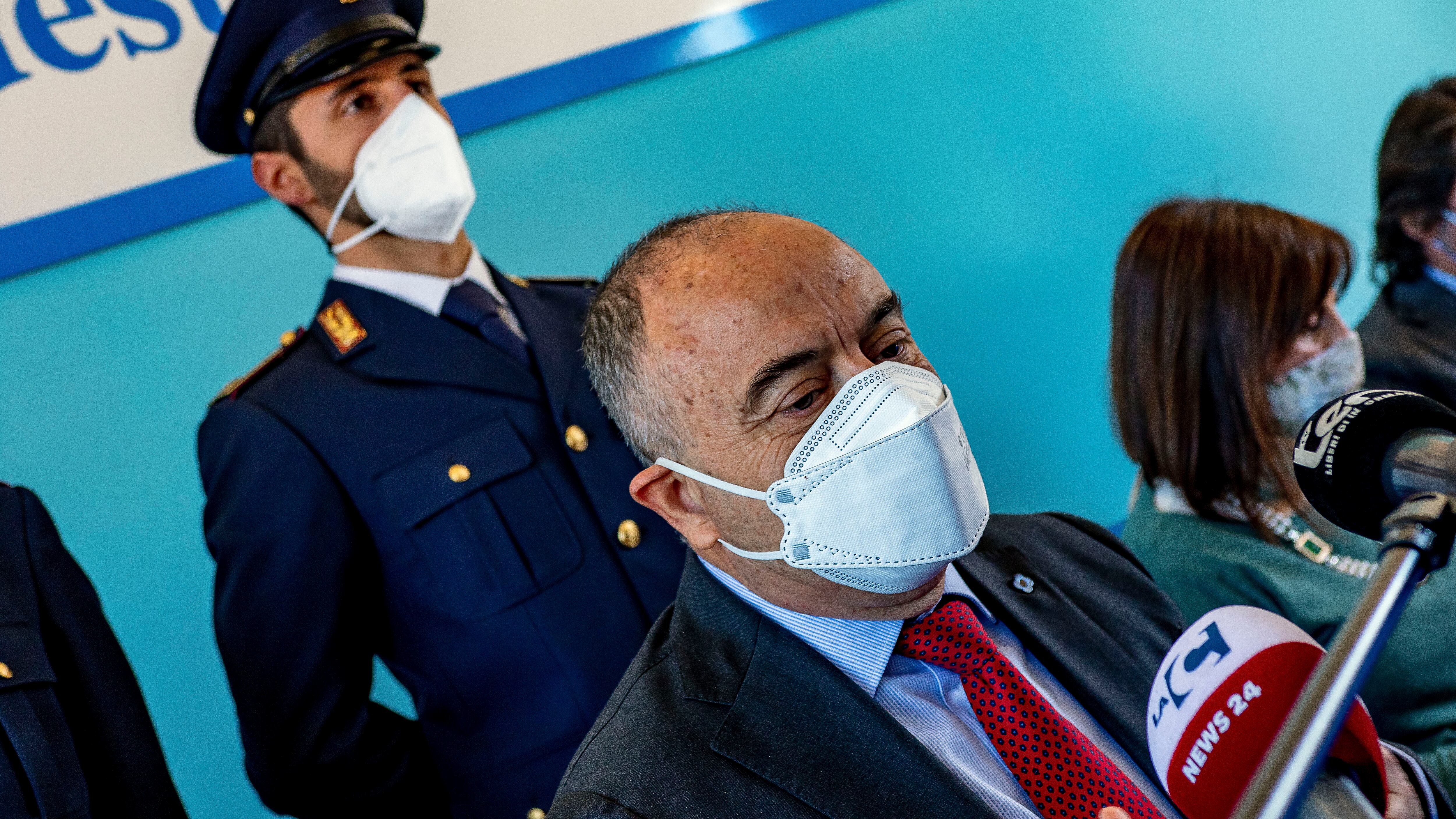 Non solo il favorito Gratteri: chi c'è in campo per la Procura di Napoli