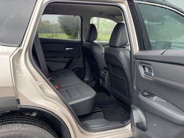 Nissan X-Trail N-Trek: guarda la gallery del SUV ibrido per l'avventura 9