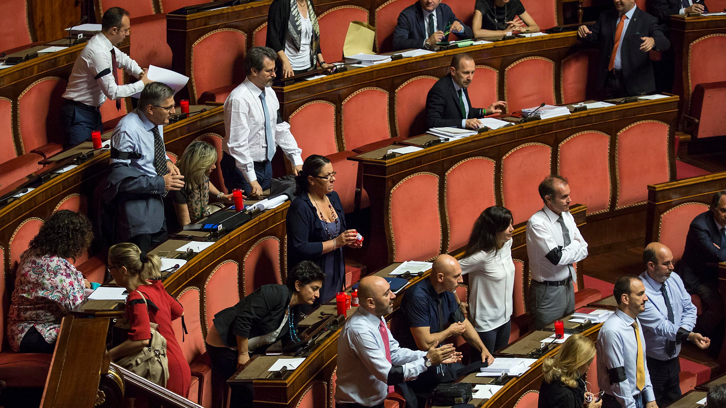 L'irritazione degli eletti grillini: "Nel M5s serve esorcismo"