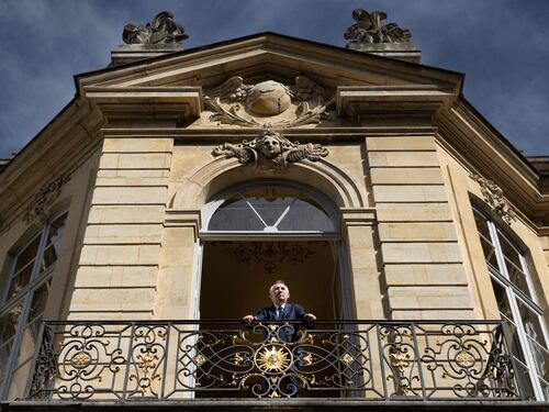 Bayrou, l'ora del capolinea. "Tutti uniti contro di me"