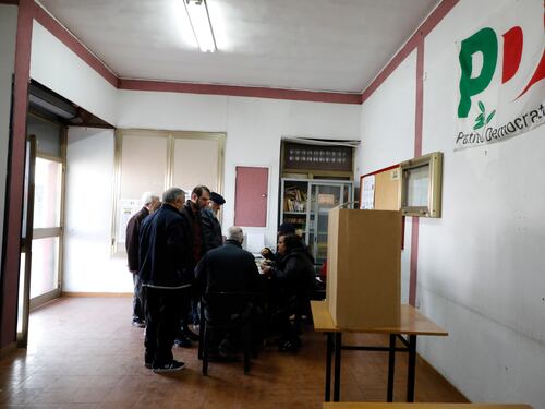 La crisi del Pd di Napoli: non paga gli stipendi ai dipendenti
