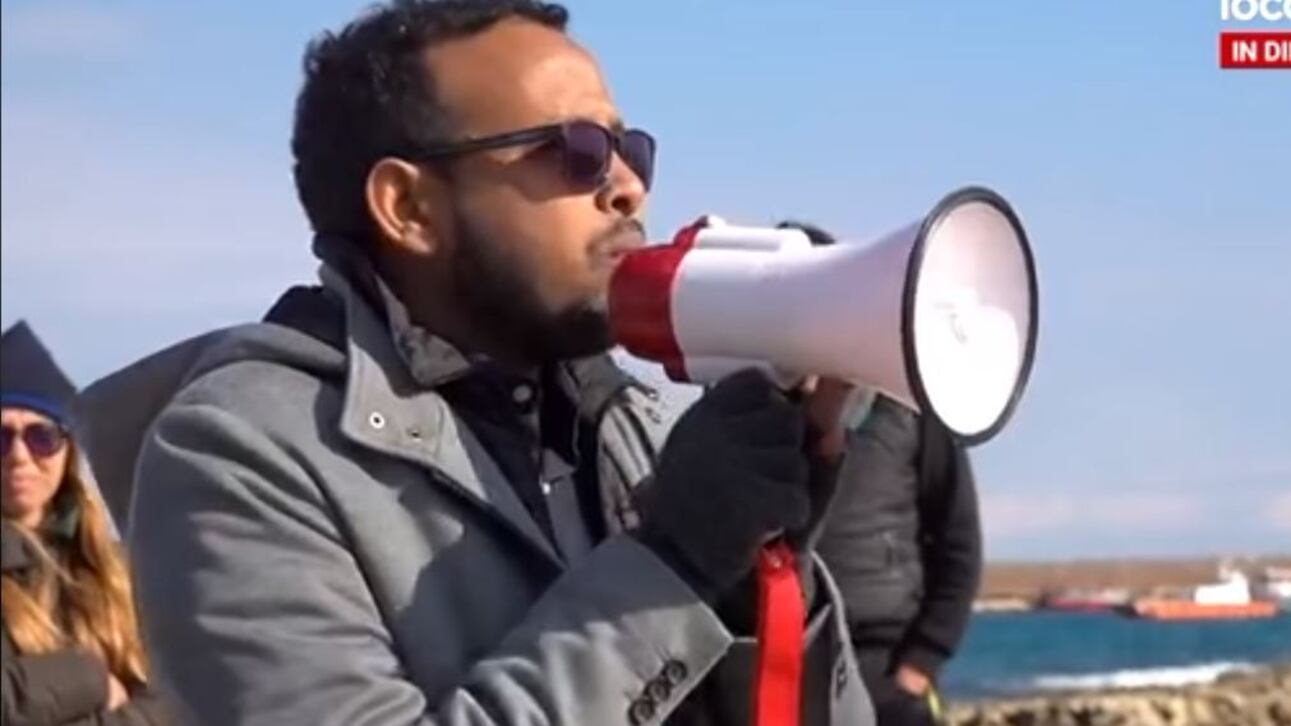 In fuga dalla guerra? Macché. Il migrante confessa: "Cerchiamo lavoro"