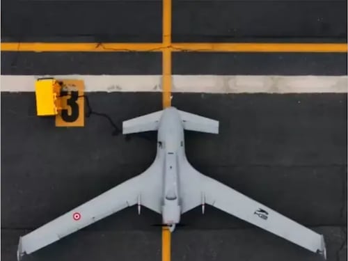 Il drone K2 cambia la guerra: cosa può fare e come sfida i "kamikaze" dell'Iran