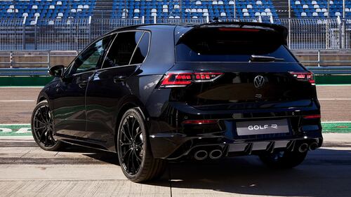 Volkswagen Golf R 2024, guarda tutte le foto 2