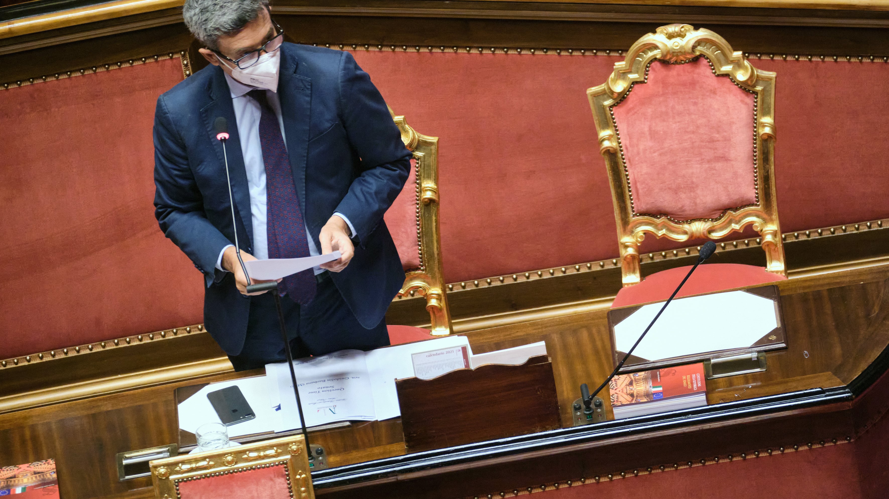 "È tra i più controllati..". Ora Orlando difende il reddito grillino