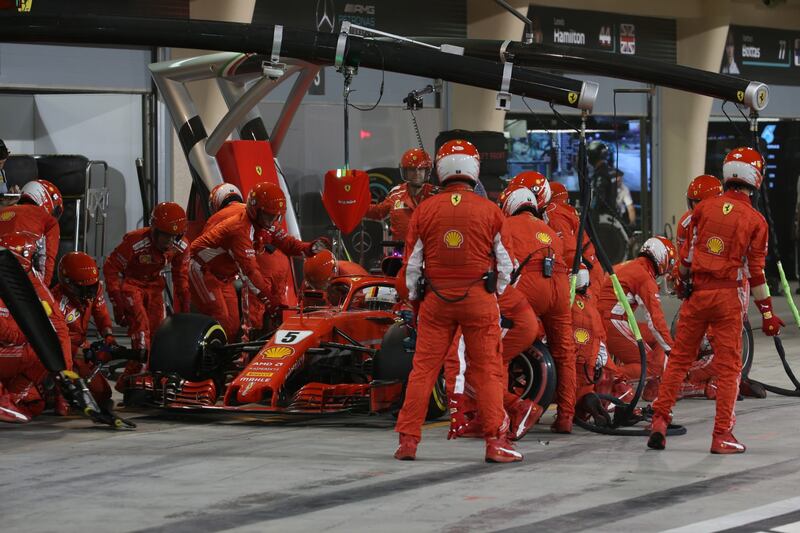 Bahrain, Raikkonen investe un meccanico: le foto dell'incidente 2