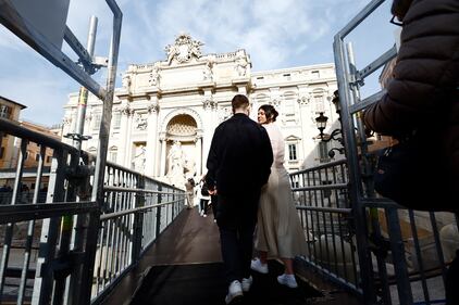 La passerella alla Fontana di Trevi 2