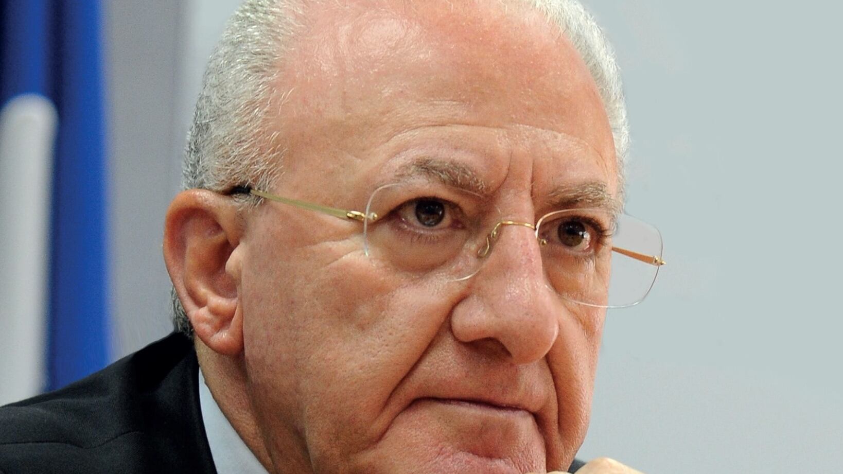 De Luca irride l'inviato Rai: "Piagnerelli? Perché non mandare Allegri?"