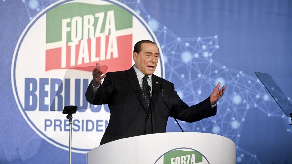 “Gravissima visibilità”. Gasparri attacca Rai e Report sul “testamento” falso di Berlusconi