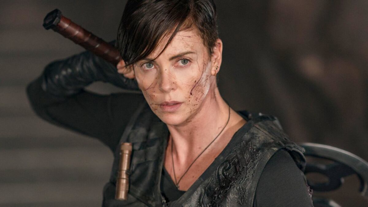 Charlize Theron, guerriera immortale e tormentata in "The Old Guard"