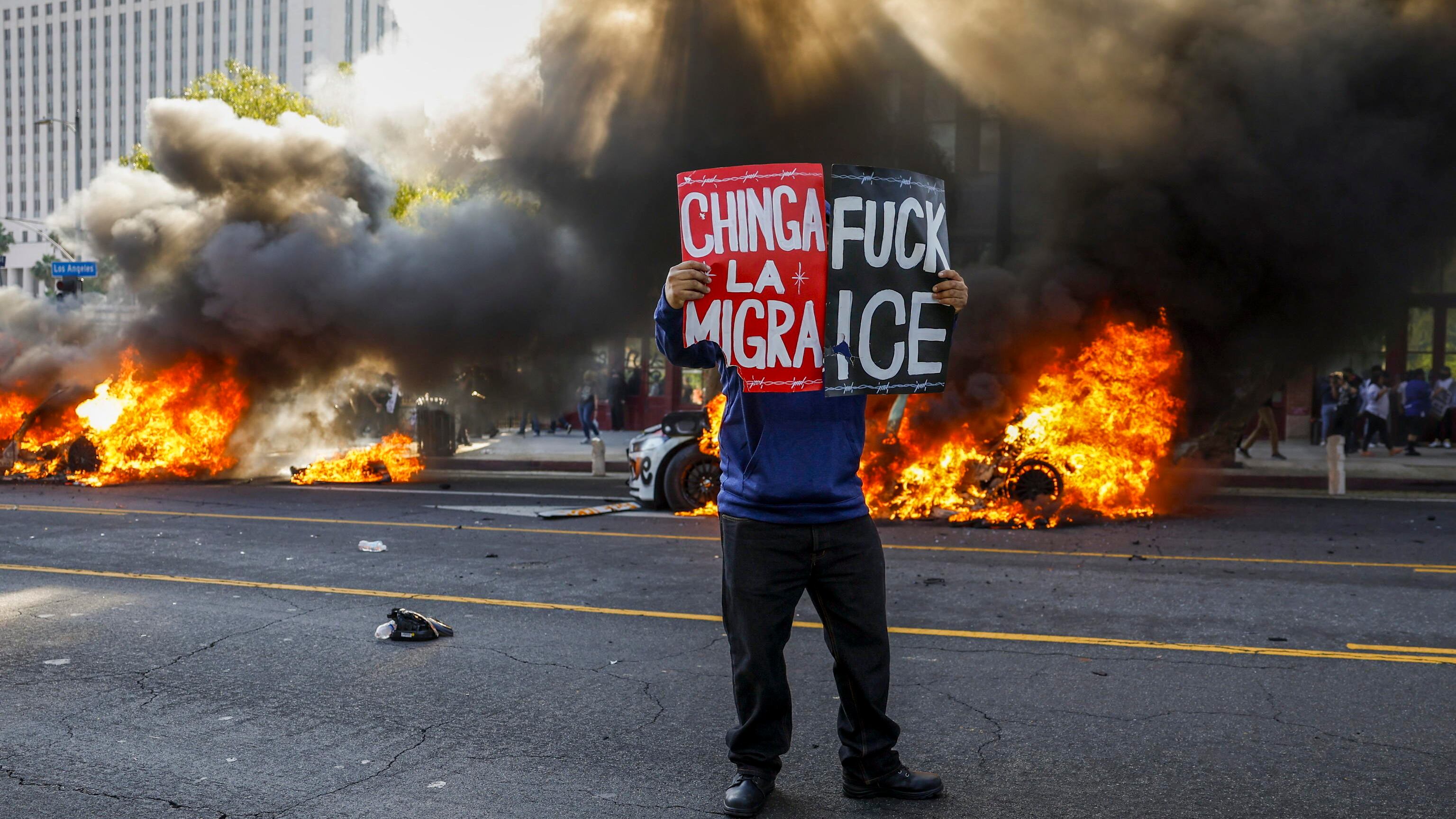 Los Angeles nel caos. Latinos in rivolta. E Trump invia la Guardia nazionale