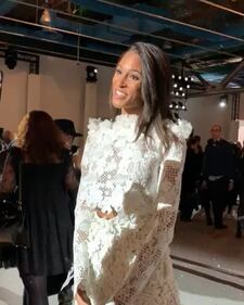Cindy Bruna pizzicata tra le braccia di Verratti: gli scatti della modella francese 10