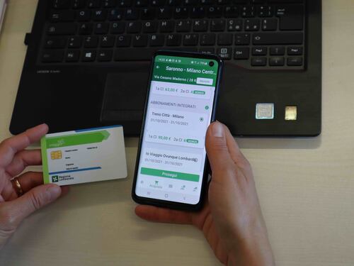Trenord, addio alla carta. Biglietti solo elettronici