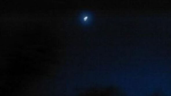 Notte di paura nei cieli italiani: "Cos'è quella scia luminosa?"