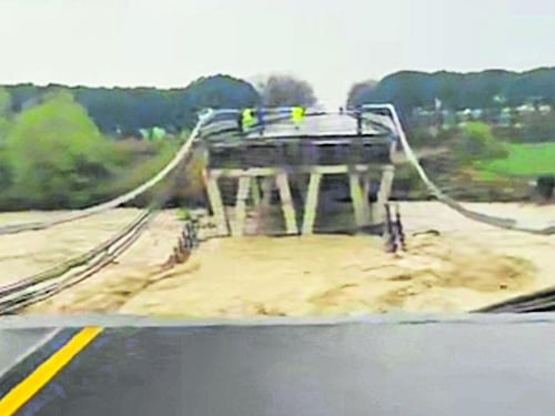 Al Sud il ciclone di Pasqua. Crolla un ponte in Molise
