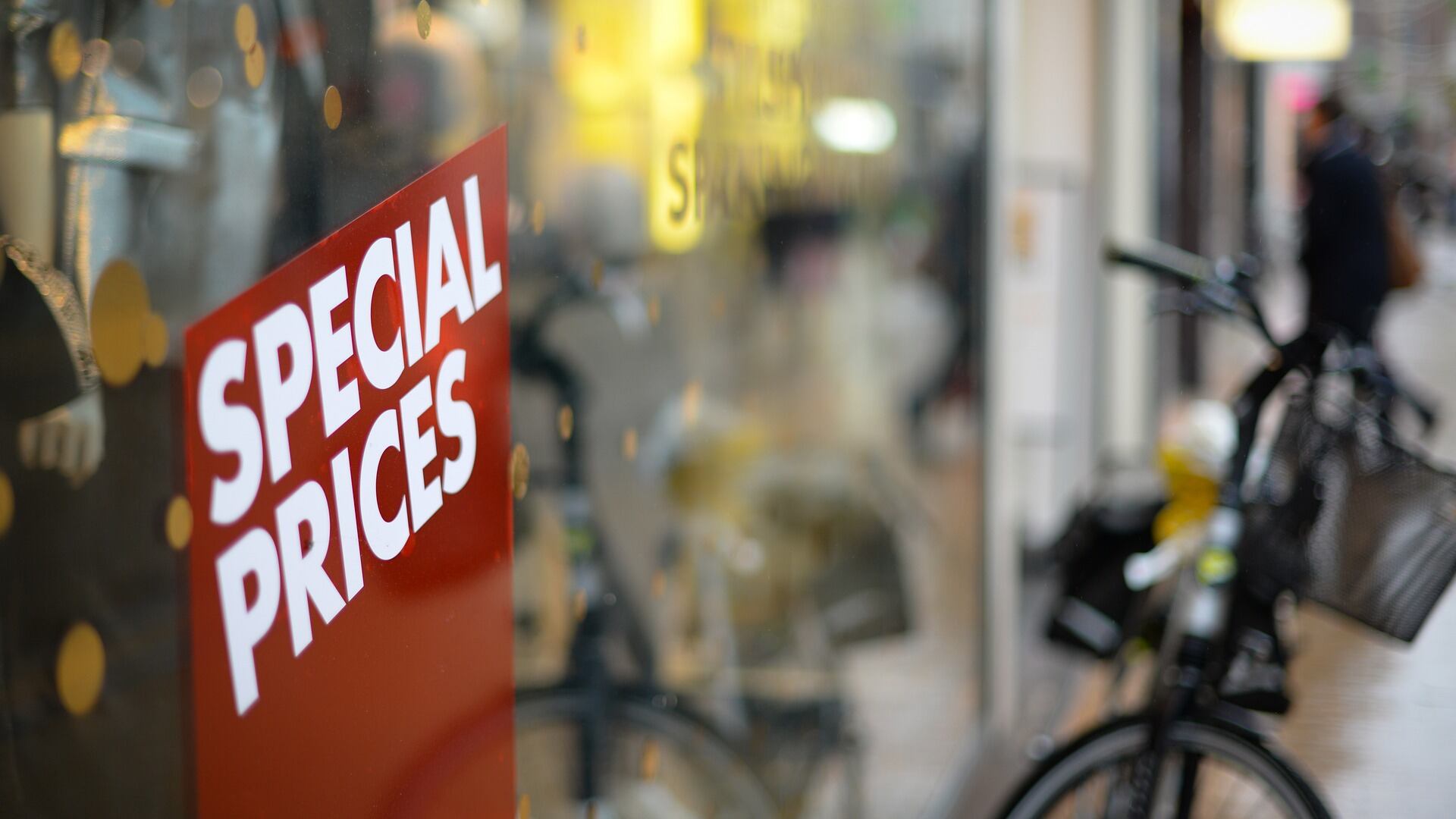 Saldi estivi 2025, si parte il 5 luglio: ecco in quali regioni