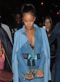 Rihanna, scollatura mozzafiato 1