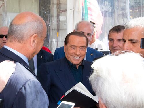 Berlusconi: "Governo? L'unica soluzione è esecutivo di centrodestra"