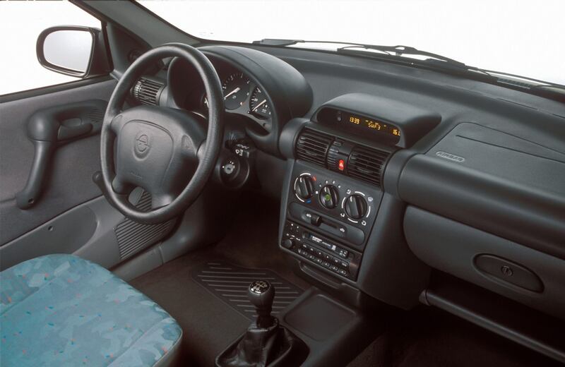 Opel Corsa B, guarda tutte le foto 3