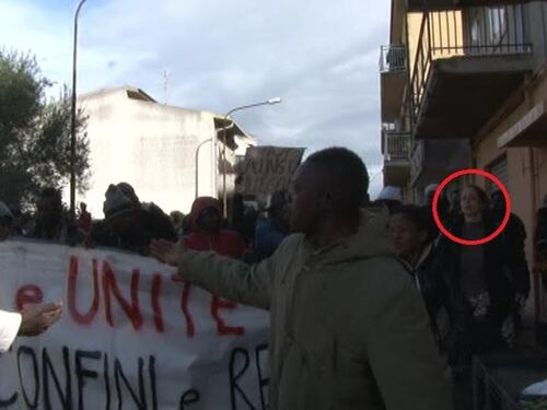 La figlia di Padoan guida la rivolta dei clandestini (insieme ai centri sociali)