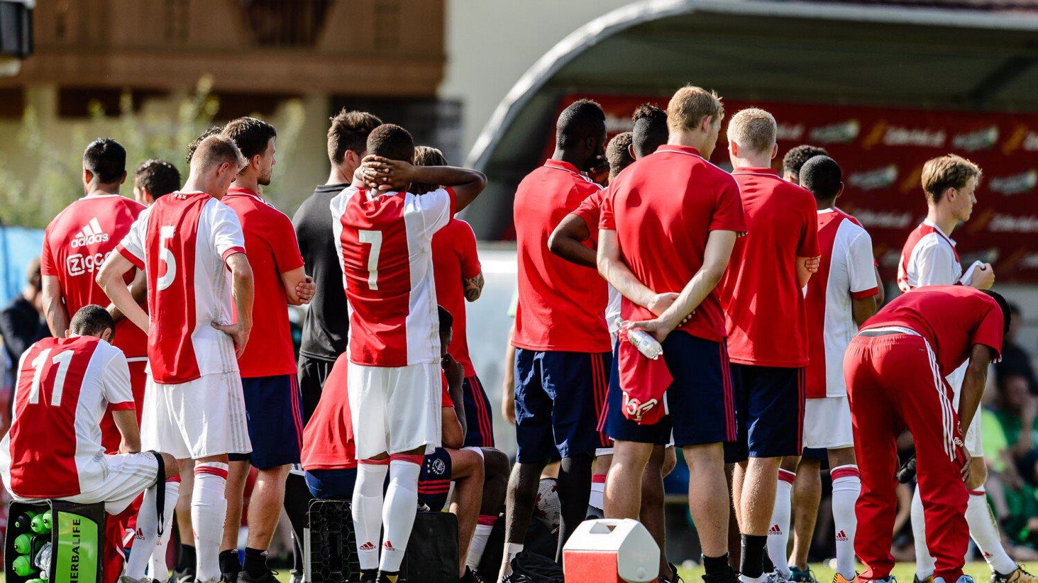 L'Ajax su Twitter: "Il cuore di Nouri non sembra abbia danni"