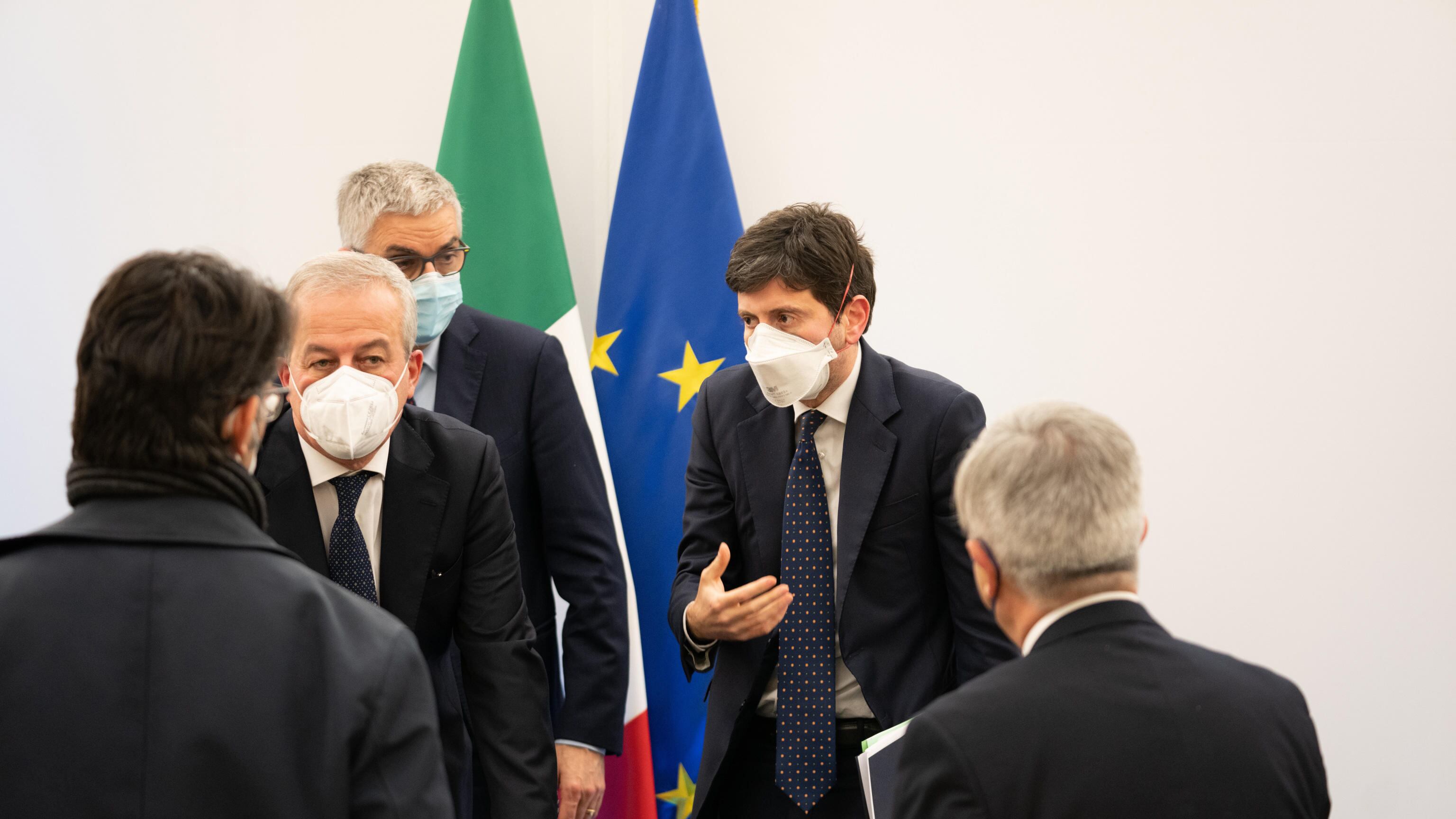 Tamponi a tutti, Brusaferro era scettico. E Guerra (Oms): "La cavolata del secolo"