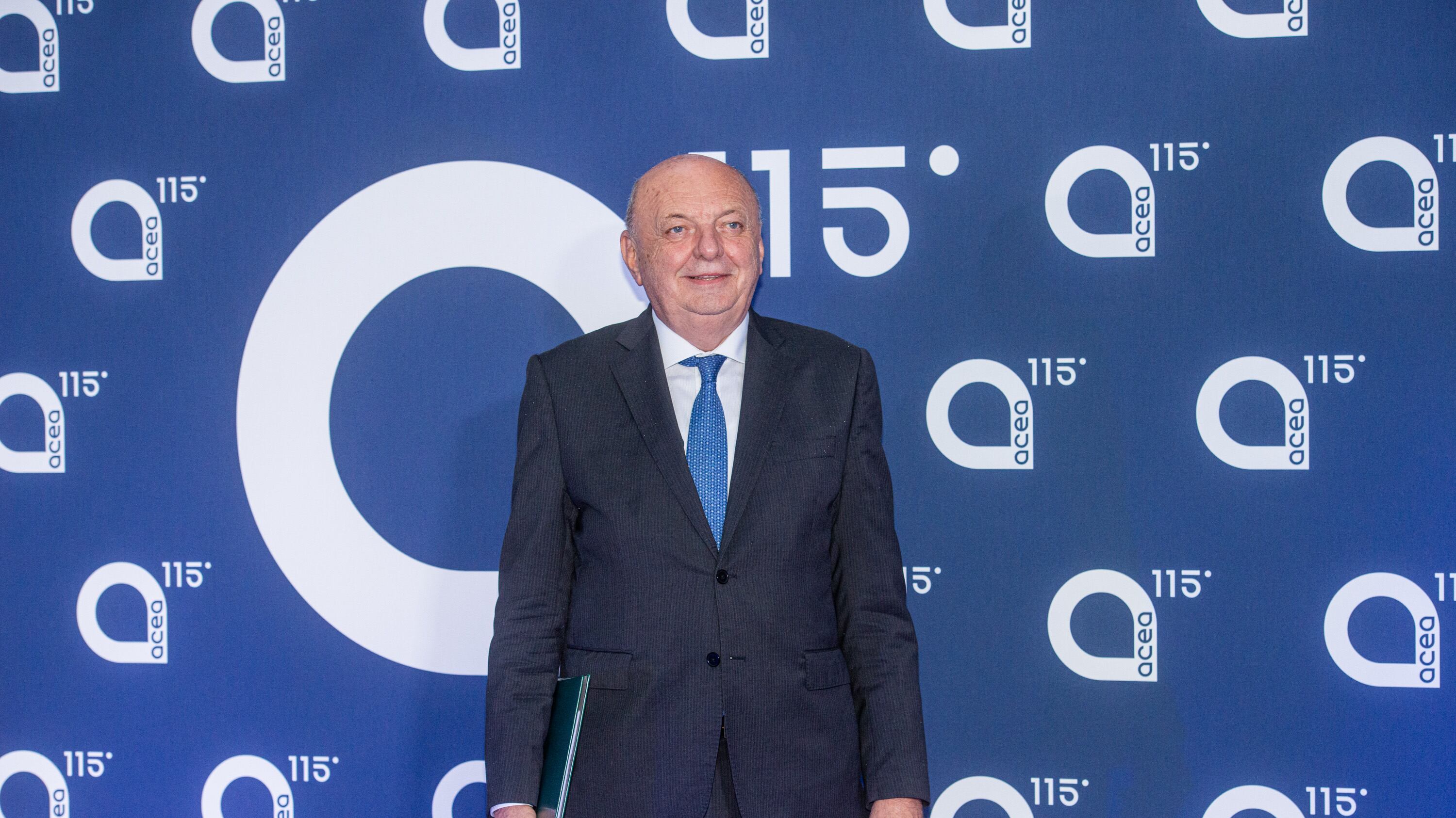 "L'Italia chiude il carbone per accendere il nucleare"
