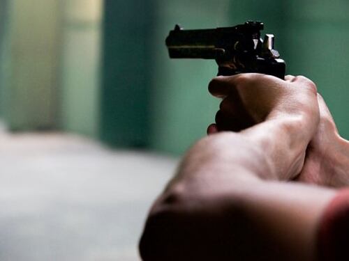 Guardia giurata spara per gelosia: uccide il cugino per una 17enne