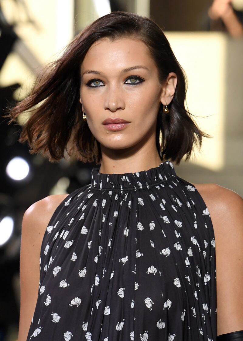 Bella Hadid sexy in passerella, foto 12