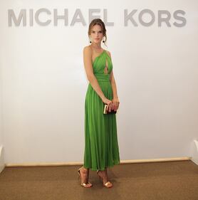 Alessandra Ambrosio, topless con ventaglio 26