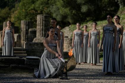 Milano-Cortina 2026: la fiamma olimpica inizia il lungo viaggio da Olimpia 3