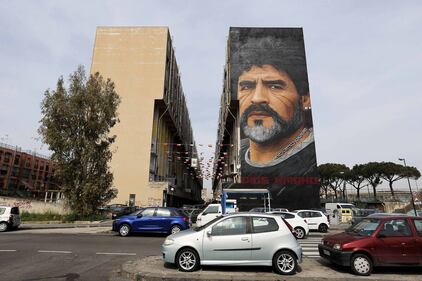 Napoli, maxi murales di Maradona 3