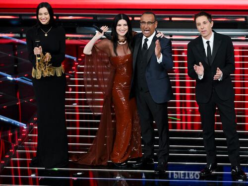 L'omaggio a Mogol, Sal Da Vinci si commuove, Eros Ramazzotti e Alicia Keys incantano l'Ariston