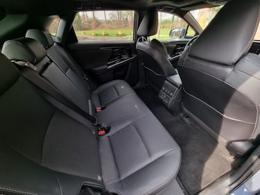 Subaru Solterra, le foto del primo fuoristrada 100% elettrico  18