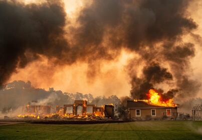Inferno di fuoco in California 5