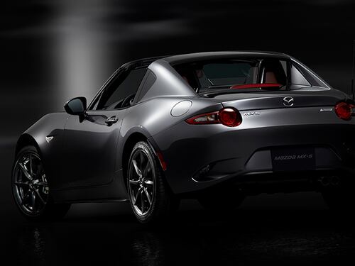 Mazda MX-5 RF, la due posti debutta in Europa