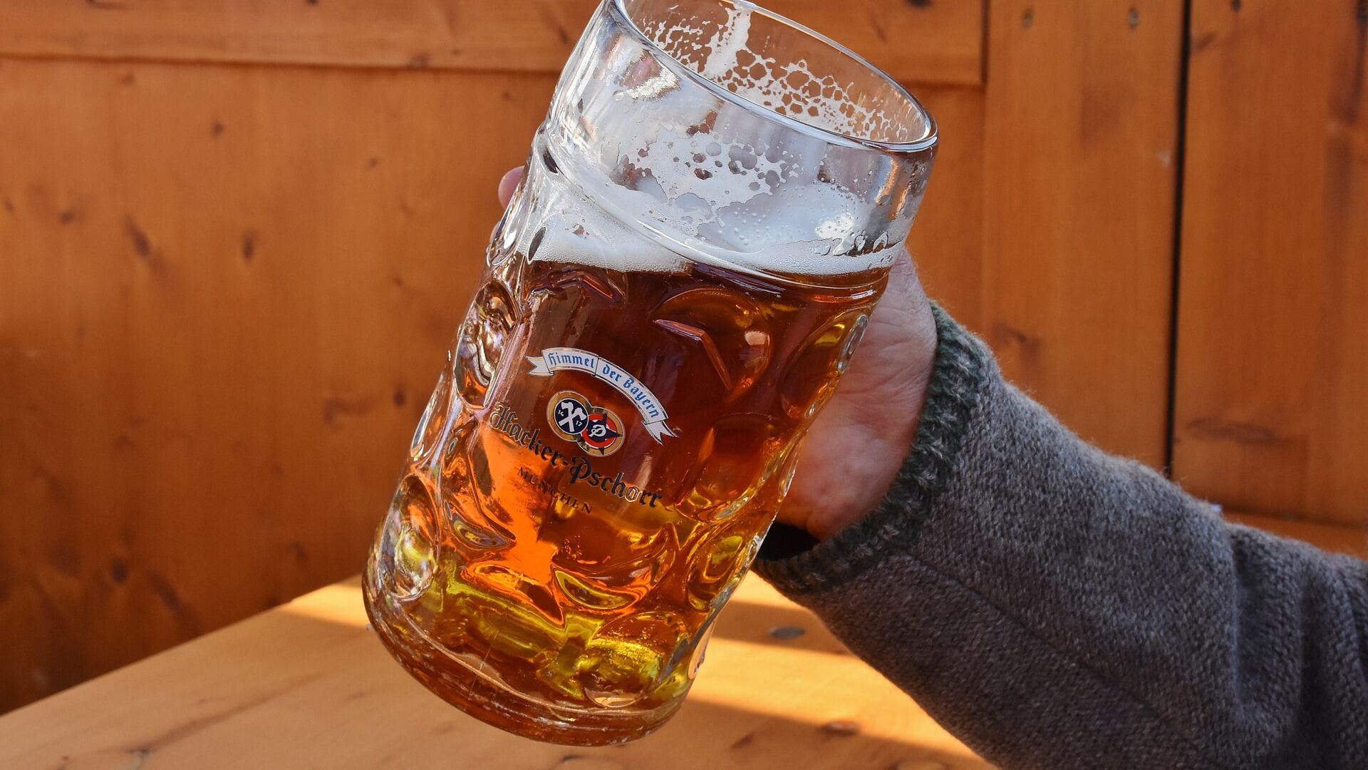Chi non beve alcol si assenta di più dal lavoro