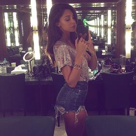 Belen Rodriguez: boss in intimo per il suo nuovo ristorante 2