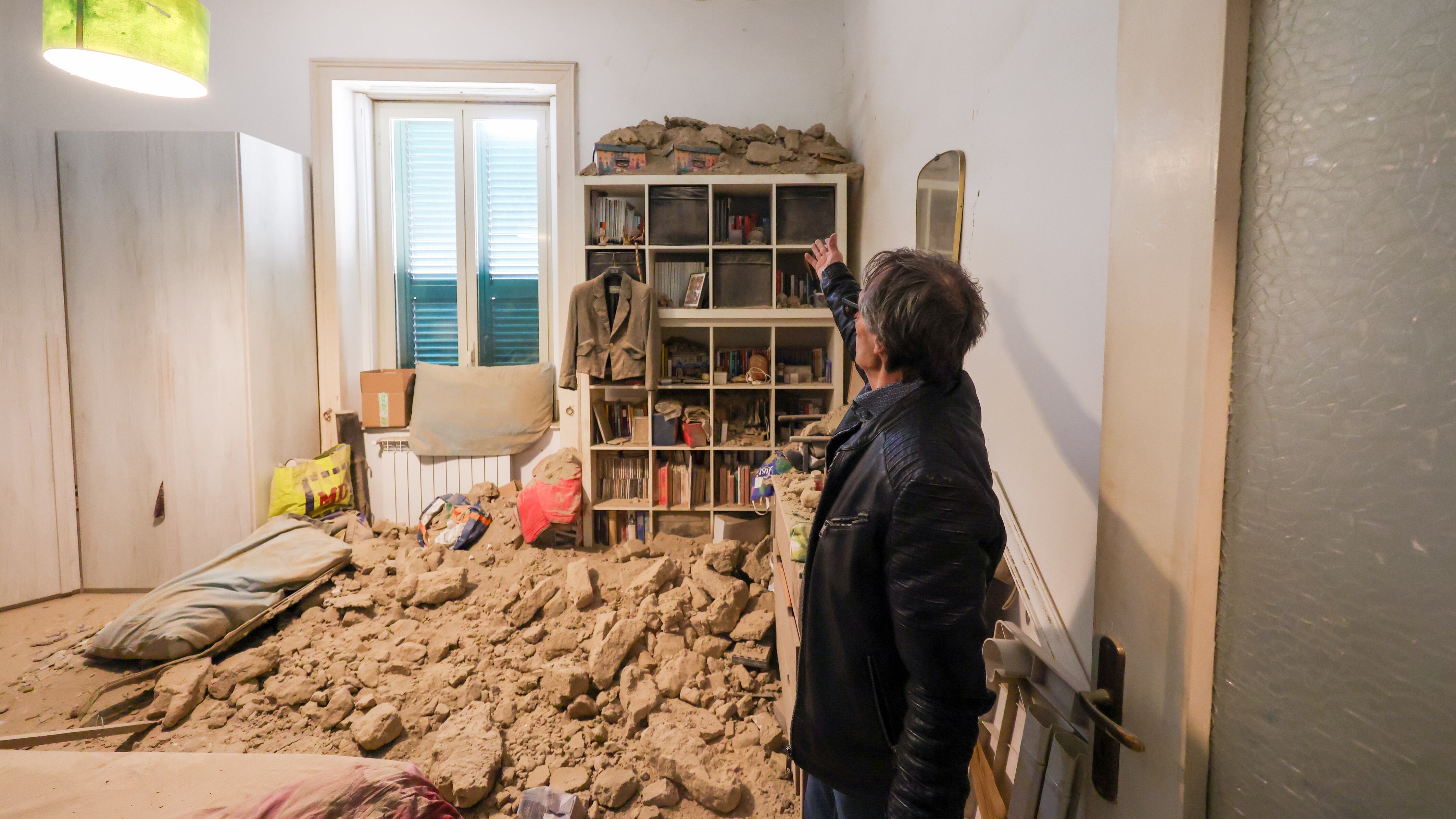"Il 20% è abusivo. Non vogliamo contare i morti". Perché a Napoli può essere una strage
