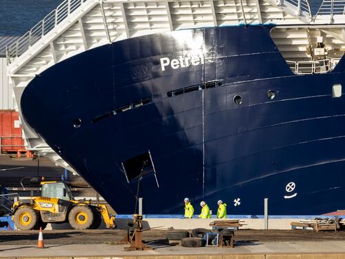 Nave di Paul Allen si inclina in porto: 25 feriti, 15 gravi