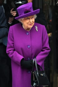 La Regina Elisabetta II in viola, foto 6